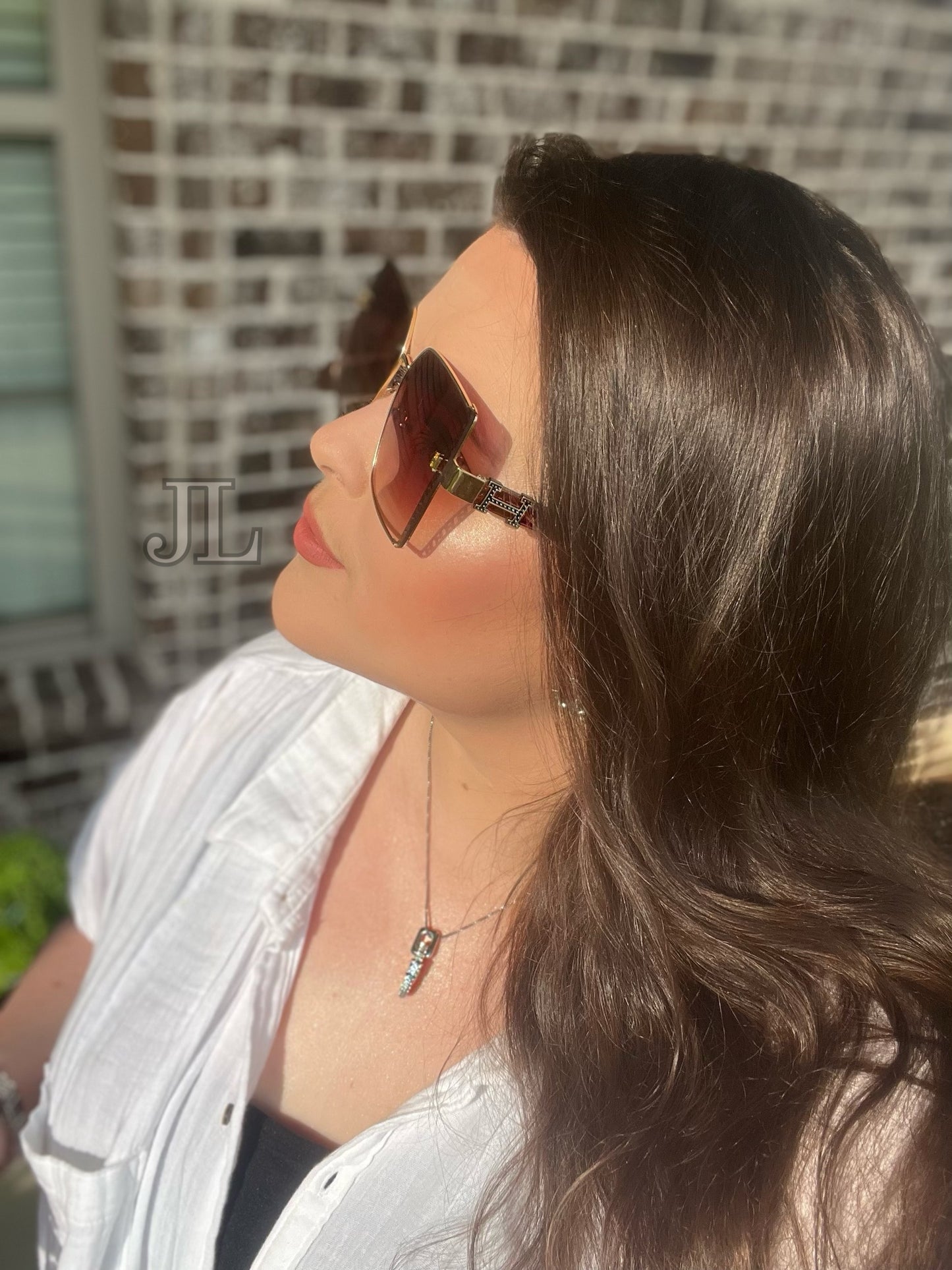 HER FAV SUNNIES