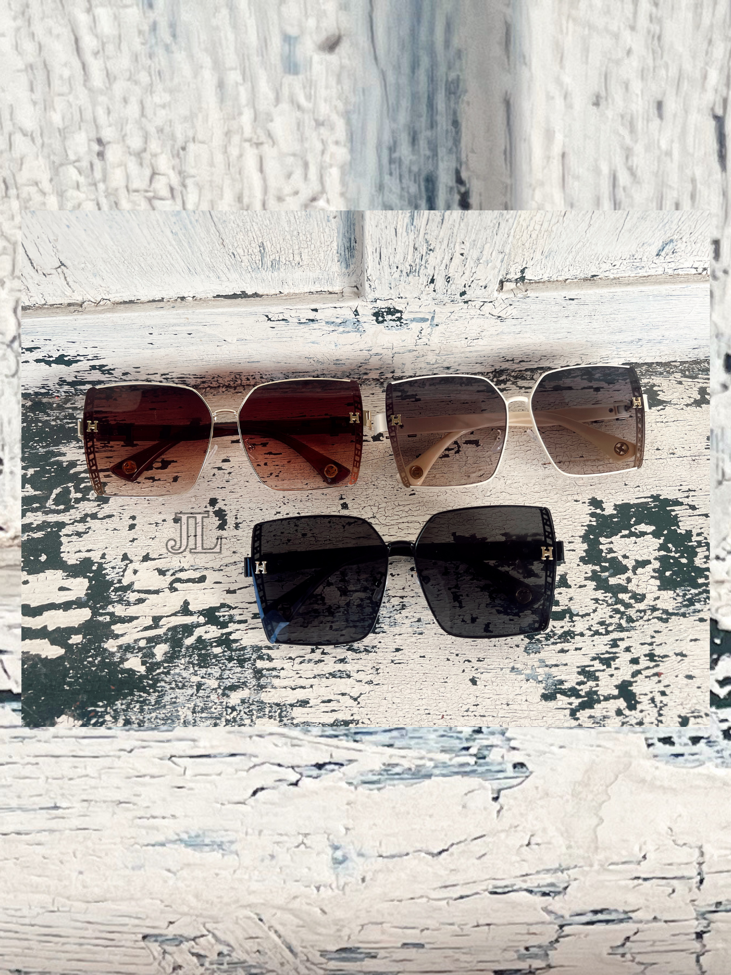 HER FAV SUNNIES