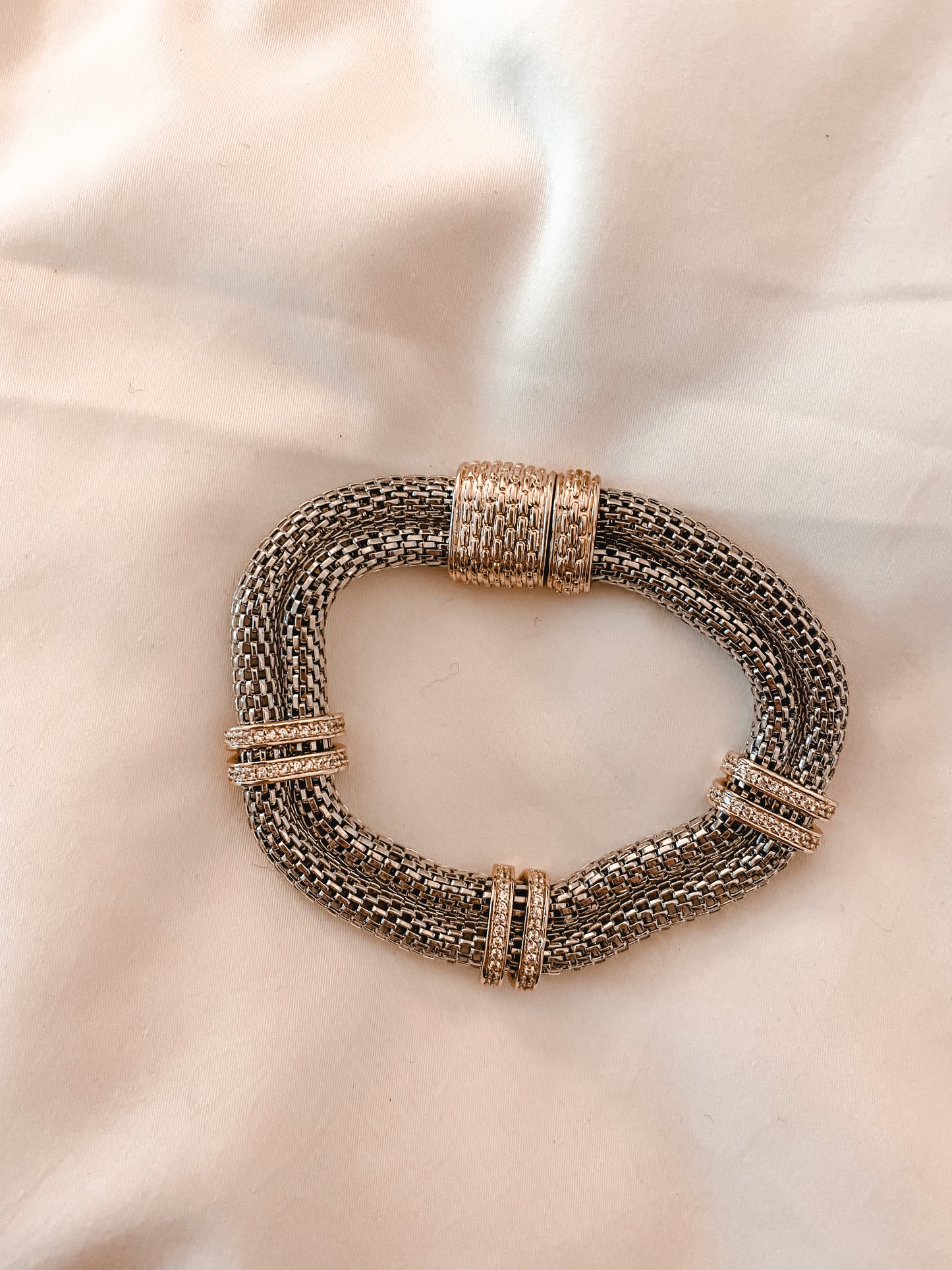 TWO-TONE MAGNETIC CABLE BRACELET